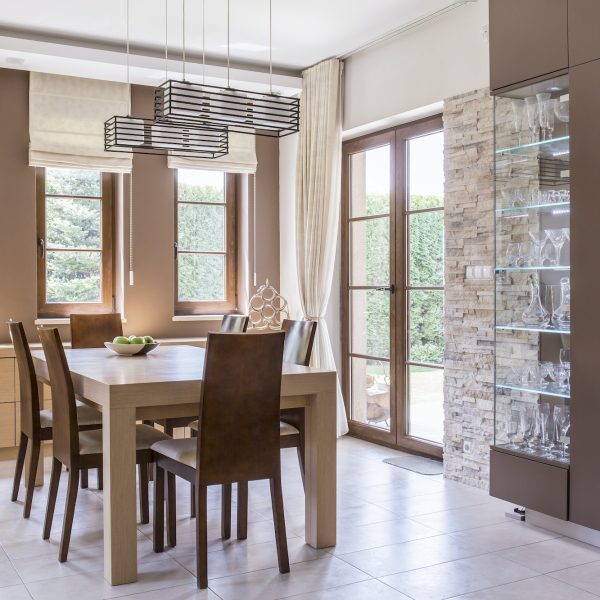 Interior Ruang Makan Elegan Jakarta